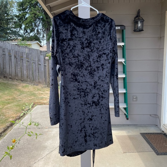 Vylette Black Dress - Picture 3 of 8